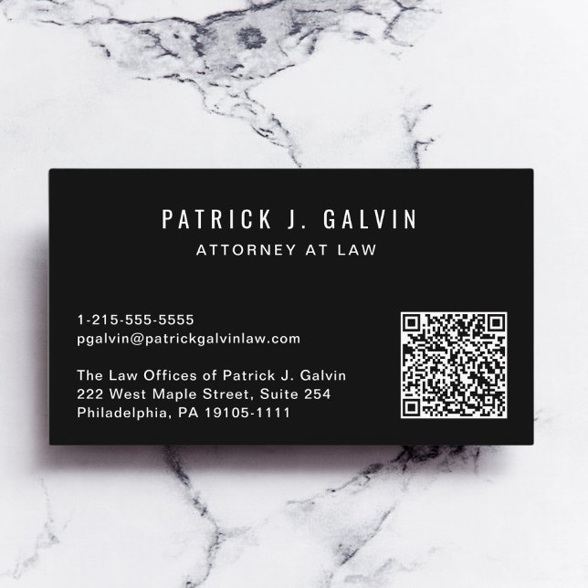 Professionell QR-kod, svart Visitkort (Capture attention, make connections, and leave a lasting impression with our modern QR business card)