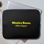 Professionell Simple Modern Neon Gult Black Laptop Fodral<br><div class="desc">Minimalistisk Clean Black Soli Färg-bakgrund och Neon-Gult,  modernt teckensnitt laptop sleeve. Anpassa för din anpassningsbars använda. Klicka på knappen "Anpassa" om du vill ändra bakgrunden färg,  teckensnittet stilar och teckensnittet färg. Klassisk design | Elegant | Trendig Färg | Snyggt och Mode | Professionell Business Design</div>