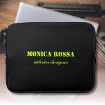 Professionell Simple Modern Neon Lime Black Laptop Fodral<br><div class="desc">Minimalistiskt rent svart Soli Färg-bakgrund och Neon Lime-modernt typsnitt laptop sleeve. Anpassa för din anpassningsbars använda. Klicka på knappen "Anpassa" om du vill ändra bakgrunden färg,  teckensnittet stilar och teckensnittet färg. Klassisk design | Elegant | Trendig Färg | Snyggt och Mode | Professionell Business Design</div>