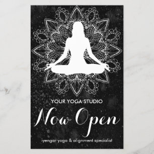 Professionell Yoga Classes Mandala Black and White Flygblad