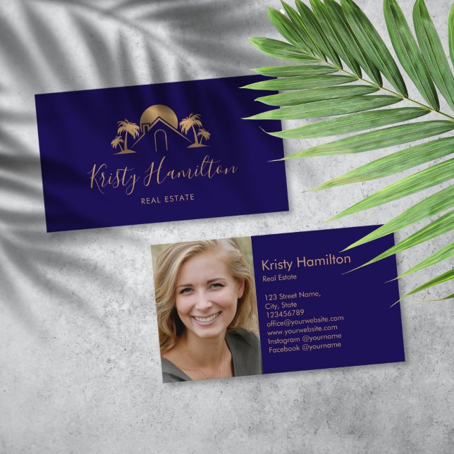 PROFESSIONELLEN GODS i HANDFLATAN i TRÄD LÄGG TILL Visitkort (gold palm tree house real estate logo business card)