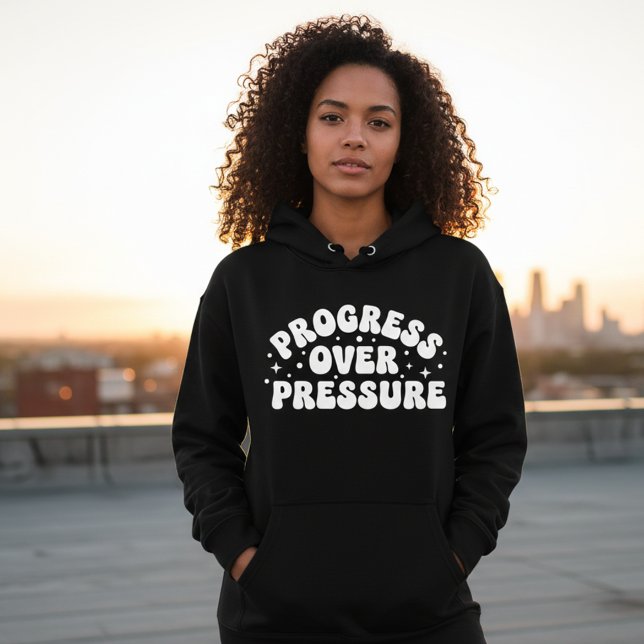 Progress Over Pressure Bold Typography Design T Shirt (Skapare uppladdad)