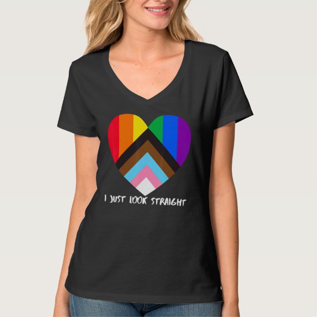Progress-Pride Flagga Heart-integrering Jag tittar T Shirt (Framsida)