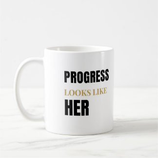 Progress Ser Ut Som Henne 11oz Mugg – Kvinnodagen