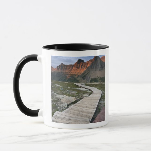 Promenadstig i Waterton Glacier International Mugg (Vänster)