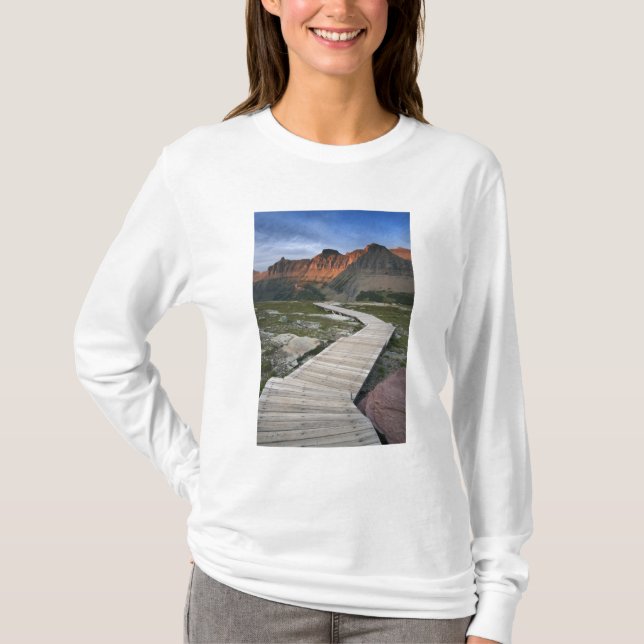 Promenadstig i Waterton Glacier International Tee (Framsida)