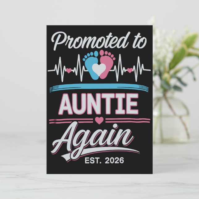 Promoted To Auntie Again Est 2026 Pregnancy Reveal Inbjudningar (Stående Fram)