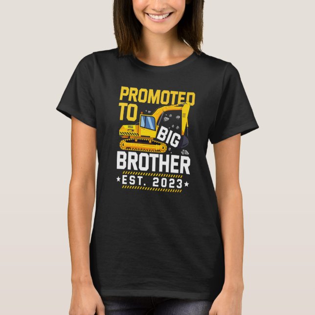 Promoted to Big Bro 2023 Leveled up to Big Brother T Shirt (Framsida)