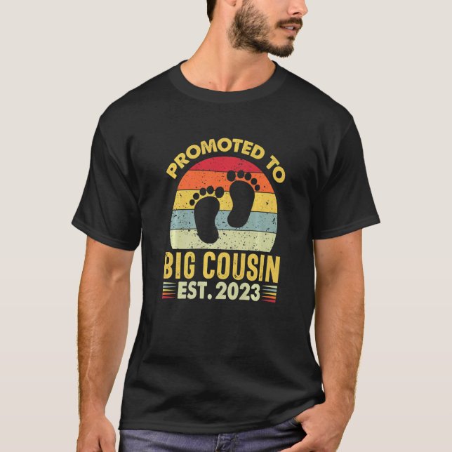 Promoted To Big Cousin 2023 Baby Announcement Vint T Shirt (Framsida)