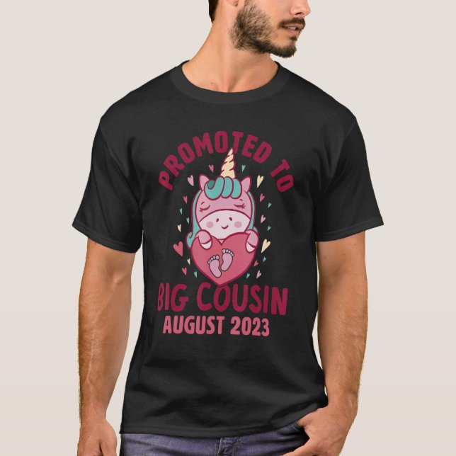 Promoted to Big Cousin August 2023 Unicorn Hearts  T Shirt (Framsida)