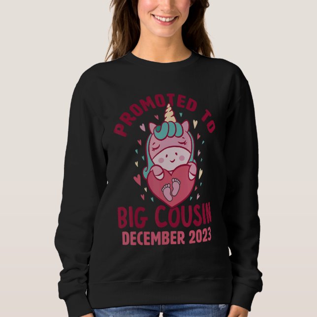 Promoted to Big Cousin December 2023 Unicorn Heart T Shirt (Framsida)