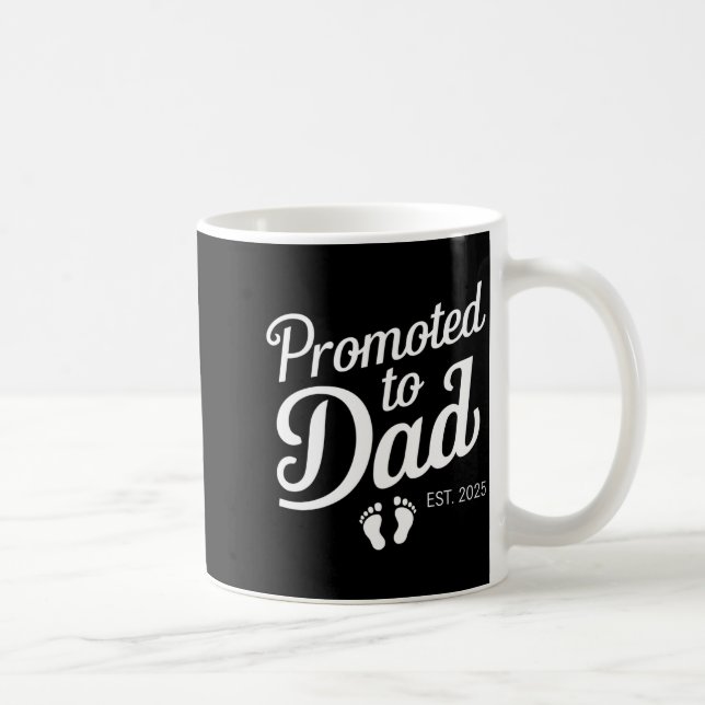 Promoted To Dad Est 2025 Funny Soon To Be Dad _1  Kaffemugg (Höger)