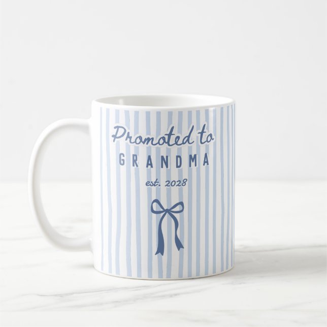 Promoted to Grandma Coquette Striped Name Mug Gift Kaffemugg (Vänster)