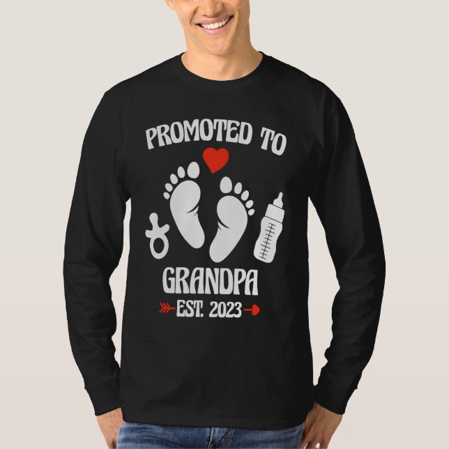 Promoted To Grandpa 2023 First Time New Grandpa Pr T Shirt (Framsida)