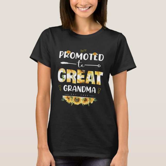 Promoted To Great Grandma 2023 Baby Announcement T Shirt (Framsida)