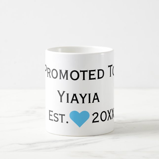 Promoted To Yiayia Black & Blue Mug Kaffemugg (Center)