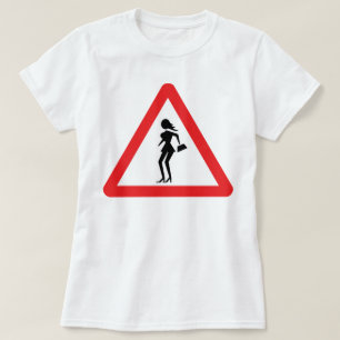 Prostituerad försiktighet (Attenzionprostituerad) T-shirt