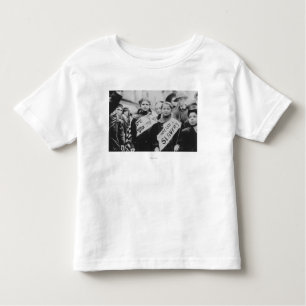 Protest mot barnarbete i arbets- parad t shirt
