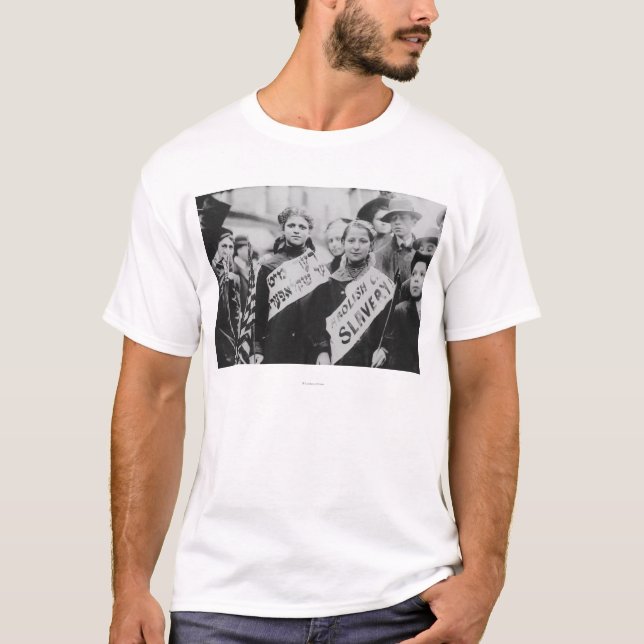 Protest mot barnarbete i arbets- parad tee shirt (Framsida)