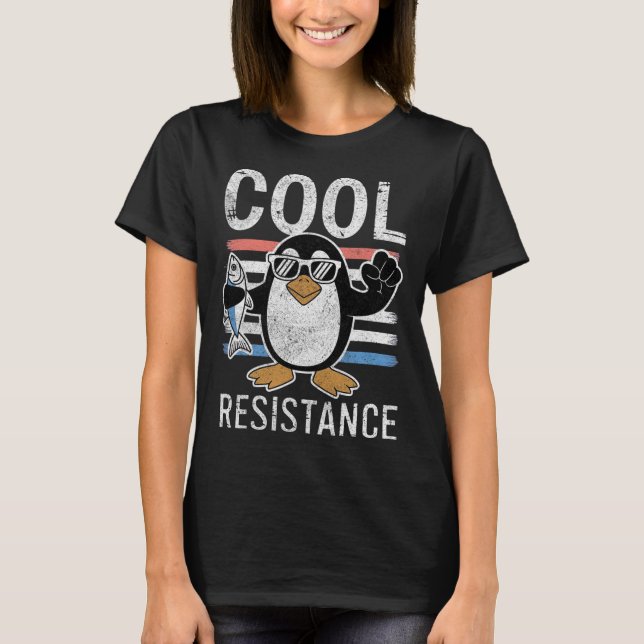 Protestant om Coola Resistens Penguin Tariffs T Shirt (Framsida)