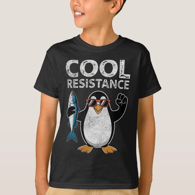 Protestant om Coola Resistens Penguin Tariffs T Shirt (Framsida)