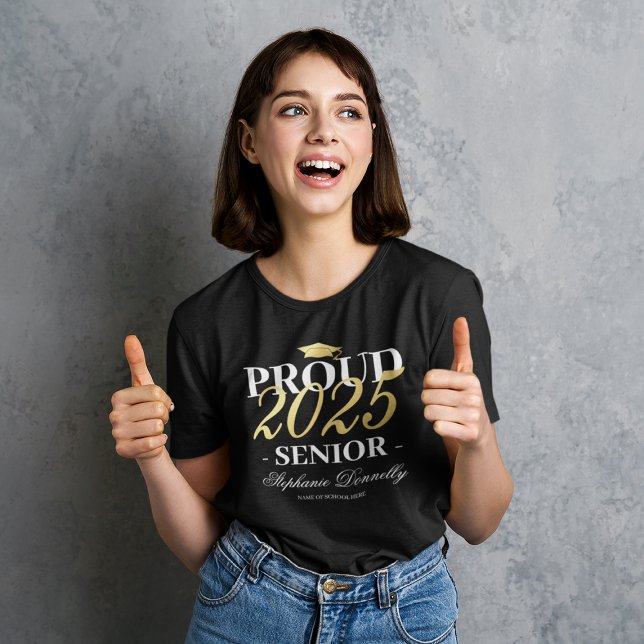 Proud 2025 Senior Student T-Shirt (Skapare uppladdad)