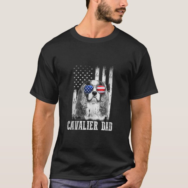 Proud American Cavalier Flagga Rolig hund Pappa Ma T Shirt (Framsida)