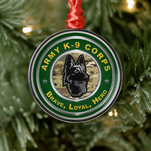 Proud Army K-9 Corps Julgransprydnad Metall