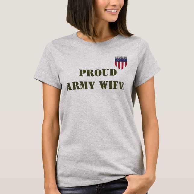 PROUD ARMY WIFE TEE SHIRT (Framsida)