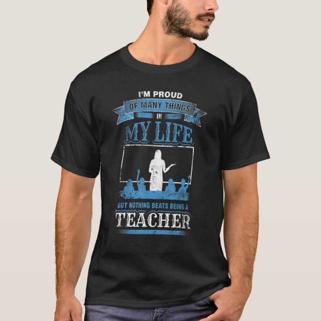 Proud att vara lärare i klass 2 t shirt (Framsida)