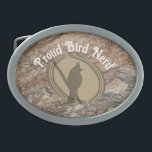 Proud Bird Nerd Silhouette Träd Bark Rustic Birder<br><div class="desc">Lägg med en liten bit av din kärlek fåglar till din utrustning med det stolta fågelnördet bälte-låsbeslaget med en fågelsilhuett i brunt med ett foto av brunt träd-bark bakom silhuetten. "Proud Bird Nerd" visas ovanför fågelbilden och kan enkelt anpassas. Ursprunglig design - C. McGouldrick</div>
