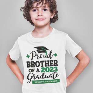 Proud Brother 2022 student svart grönt namn T Shirt