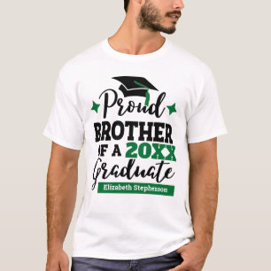 Proud Brother 2022 student svart grönt sockel namn T Shirt