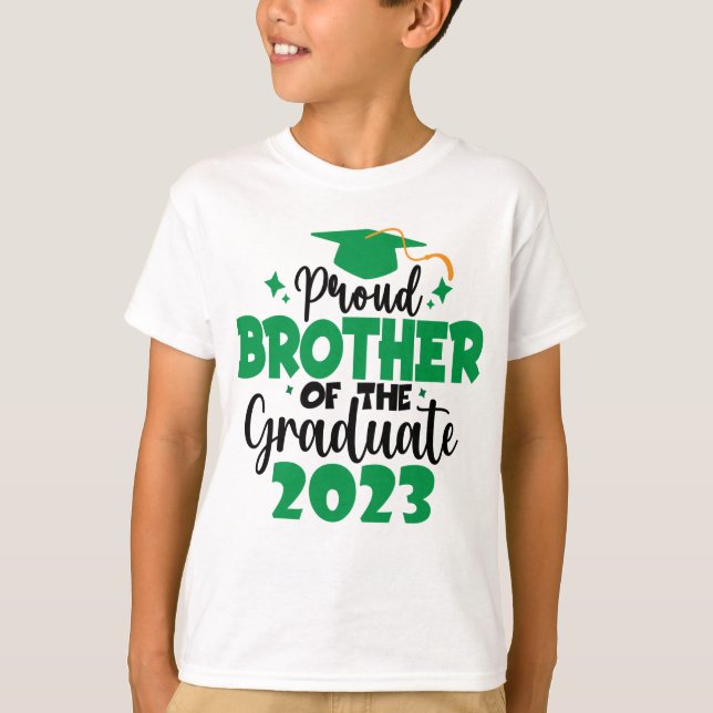 Proud BROTHER av klass 2023 Student Roligt T Shirt (Framsida)