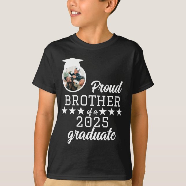 Proud Brother från 2025 års familj Studenten i Stu T Shirt (Framsida)