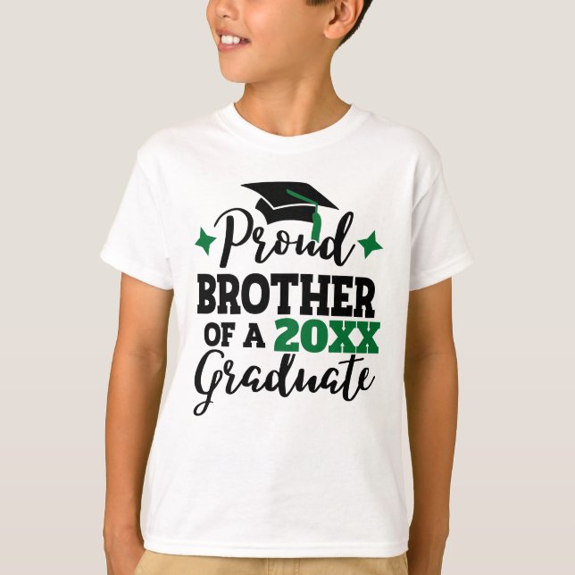 Proud Brother of 2022 student Black grönt tassel T Shirt (Framsida)