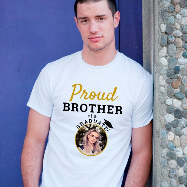 Proud Brother of a Student Studentmössa Photo T Shirt (Skapare uppladdad)