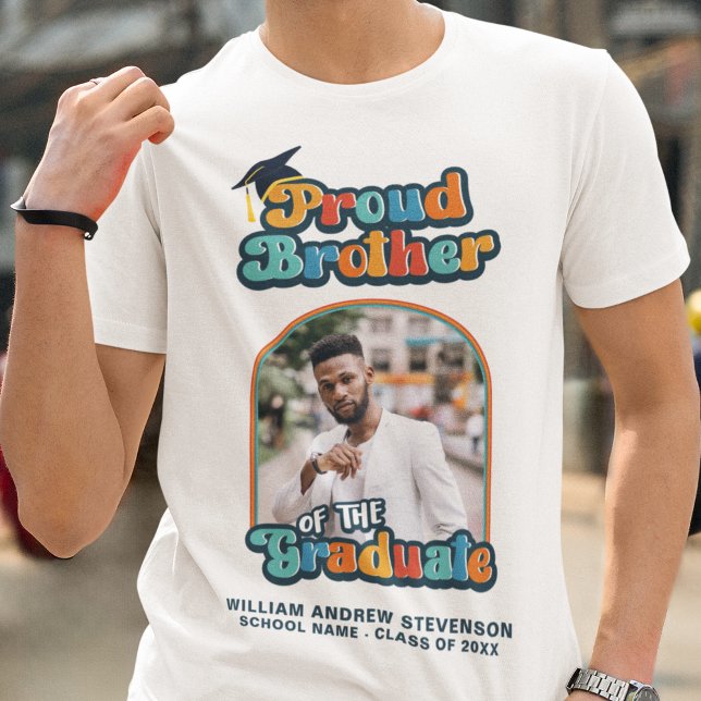 Proud Brother of the student fotogroovy retro T Shirt (Skapare uppladdad)