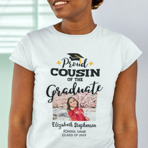Proud Cousin från fotot namn i student T Shirt