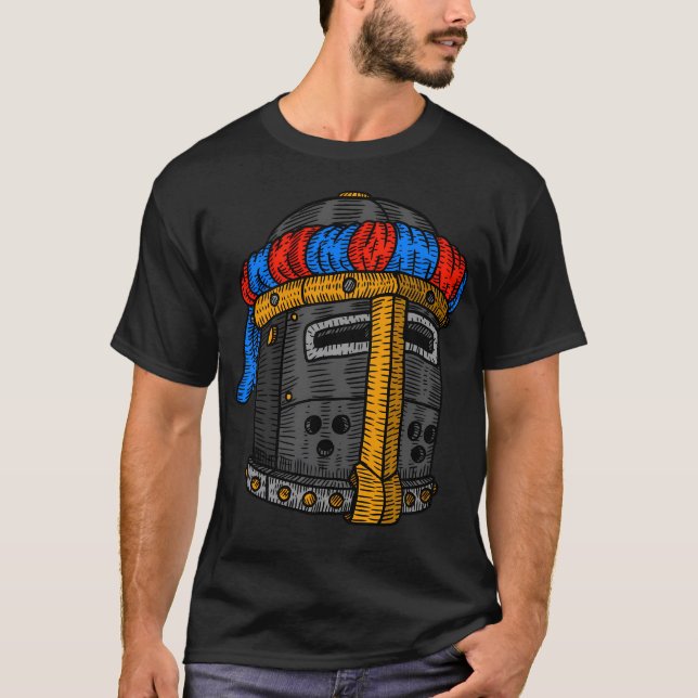 Proud Crusader Knight Helmet. T Shirt (Framsida)