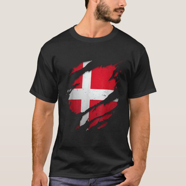 Proud Danish Danmark Torn Ripping Danmark Flagga T Shirt (Framsida)