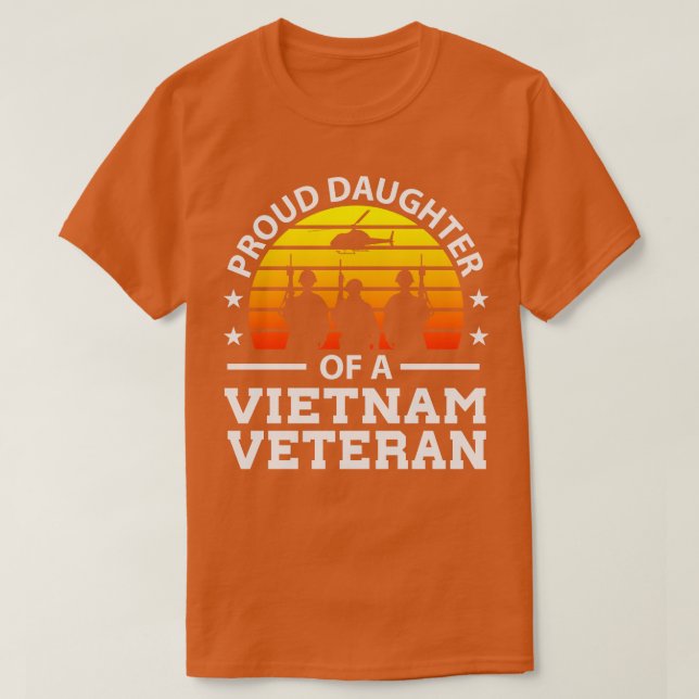 Proud Daugher Veterans Day Gift Vietnam Veteran T Shirt (Design framsida)