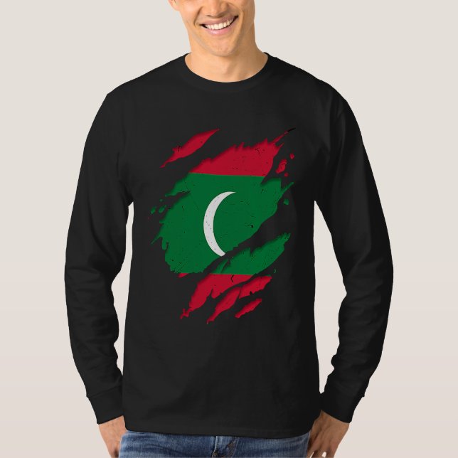 Proud Dhivehin Torn Ripped Maldives Flag T Shirt (Framsida)