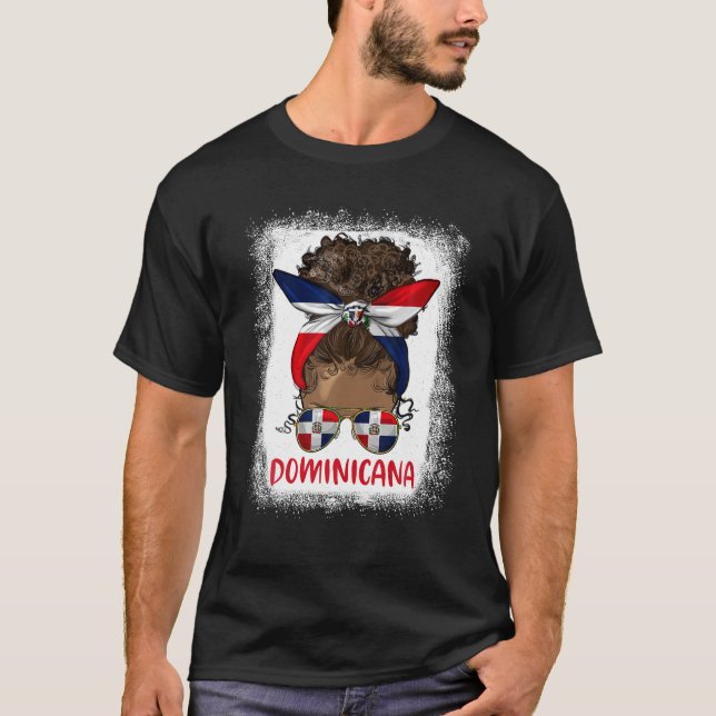 Proud Dominican Girl Messy Bun Dominica Flagga Bla T Shirt (Framsida)