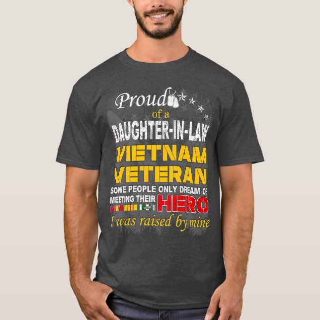 Proud Dotter in Law Vietnam Veteran T Shirt (Framsida)