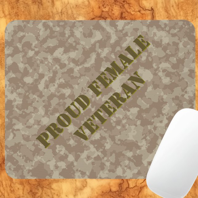 Proud Female Veteran Sand Tan Camo Mouse Pad Musmatta (Skapare uppladdad)