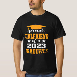 Proud GIRLFRIEND av klass 2023 Student Chic T Shirt