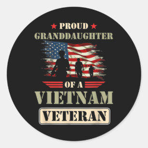 Proud Granddotter till Vietnam Veteran Memorial Runt Klistermärke