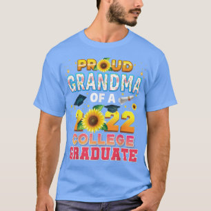 Proud Grandma av klass 2022 College Student Sol T Shirt