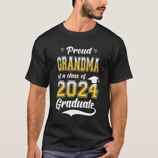 Proud Grandma av klass 2024 Student 2 T Shirt (Framsida)